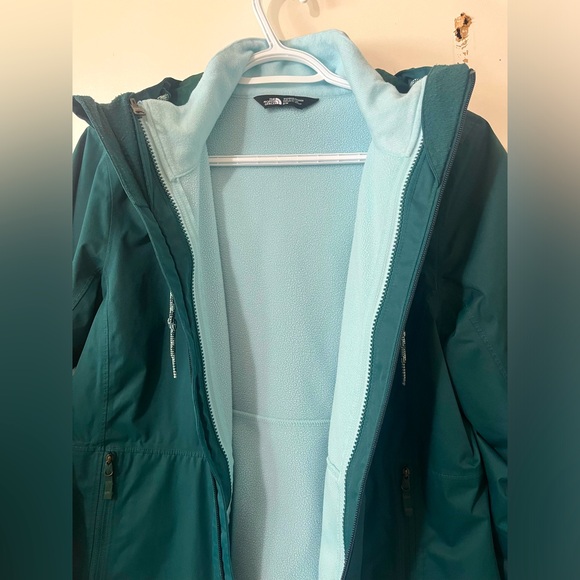 Women’s 3-in-1 North Face Jacket - Picture 2 of 5